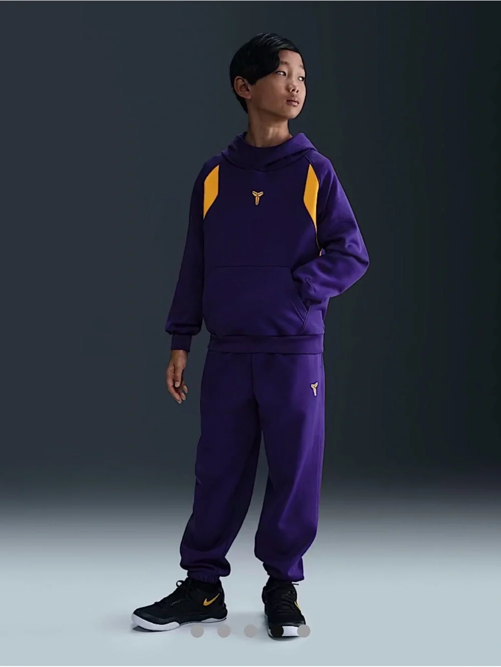 KOBE big kids therma-fit hoodie and joggers both size youth XL